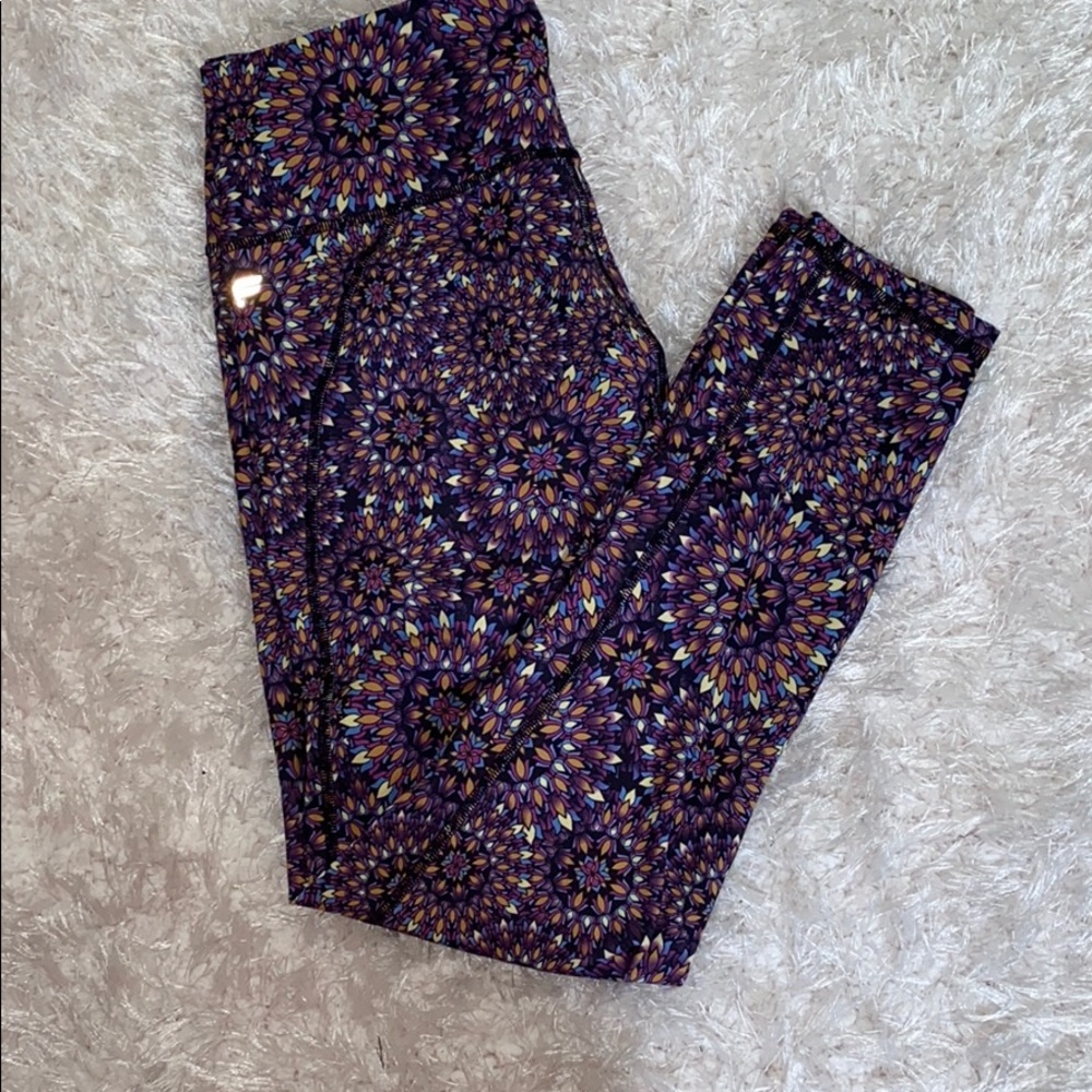 FABLETICS NWOT pattern leggings!